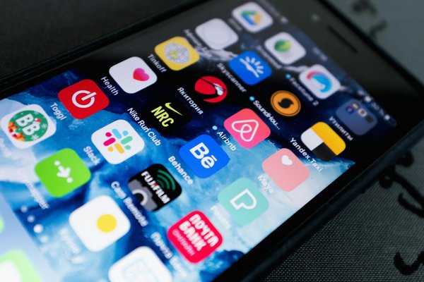 Comparatif : Benchmark concurrentiel vs analyse SWOT